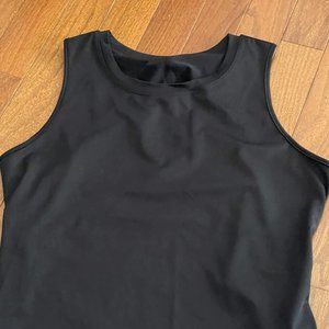 New Halara Black Sports Top Keyhole Opening in Back Size XS